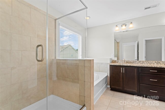 Building Photo - 1037 Jack Pine Rd