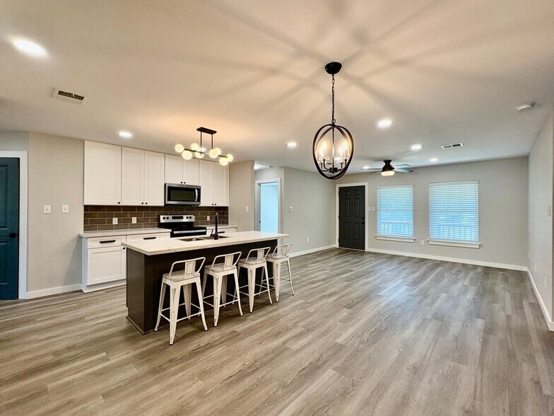 Kitchen/Dining - 45263 Stringer Bridge Rd