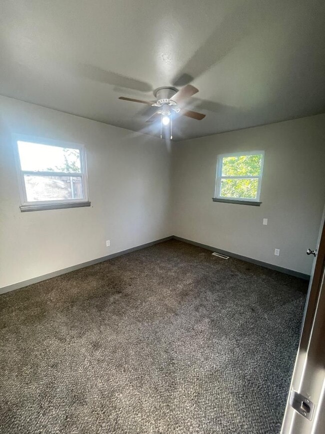 Building Photo - NORMAN HOME AVAILABLE FOR LEASE