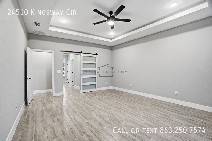 Building Photo - 24510 SW Kingsway Cir