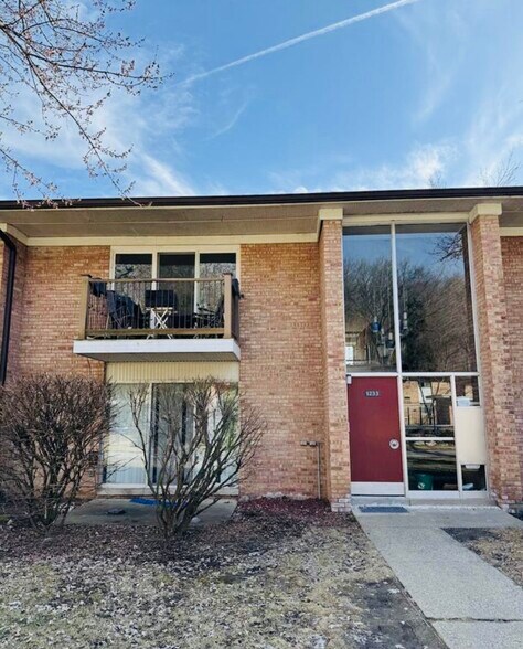 Building Photo - 1233 Island Dr