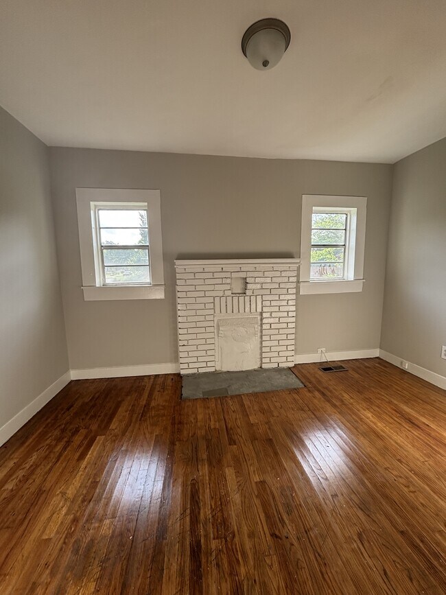 Building Photo - 521 62nd St