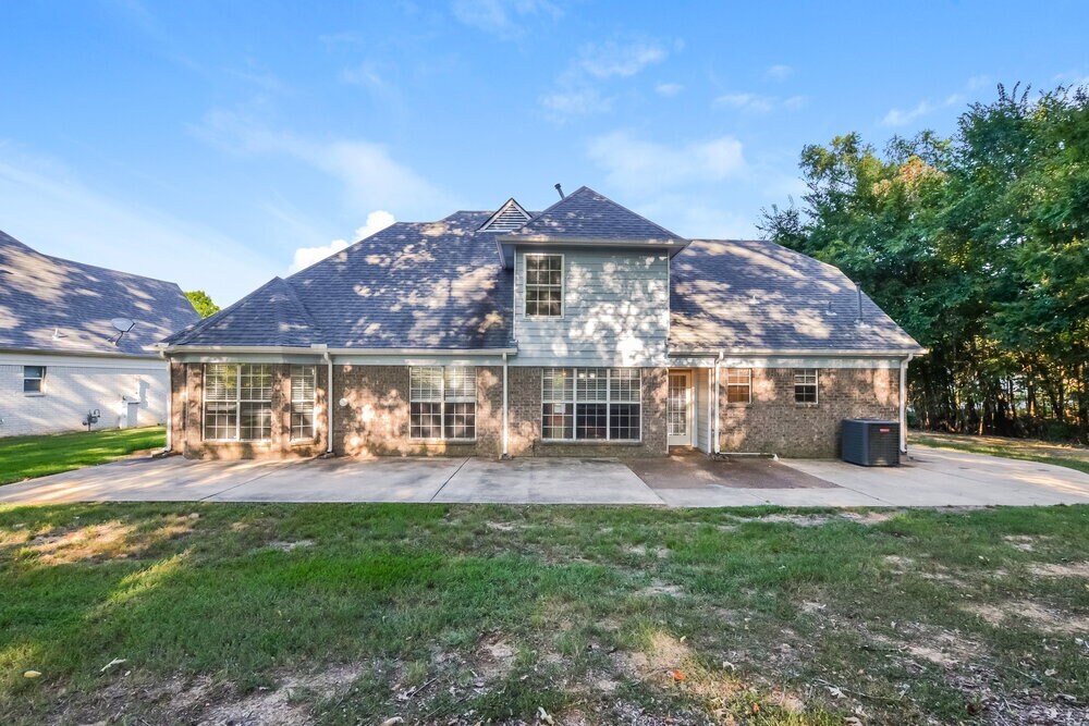 Building Photo - 4953 Wemberley Dr