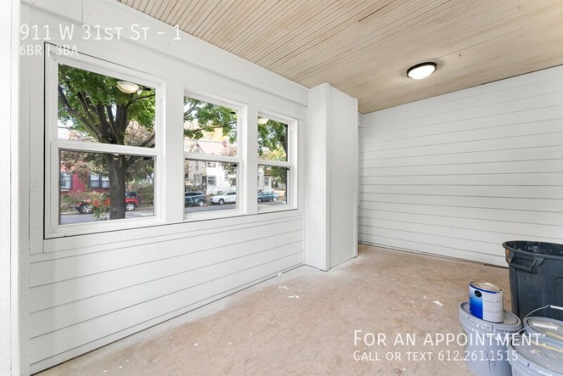 Building Photo - 911 W 31st St