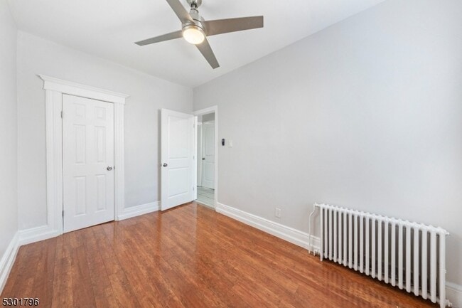 Building Photo - 129 W 15th St