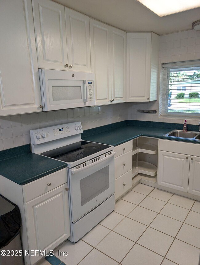 Building Photo - 12 Matanzas Cir