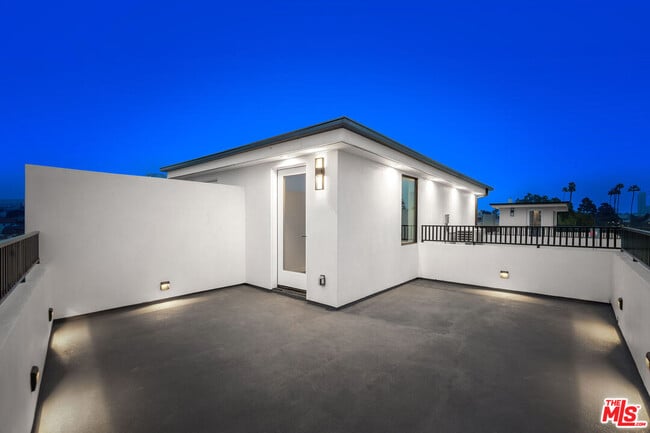 Building Photo - 1651 Selby Ave