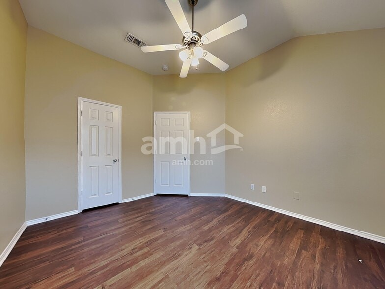 Building Photo - 1606 Windcastle Dr