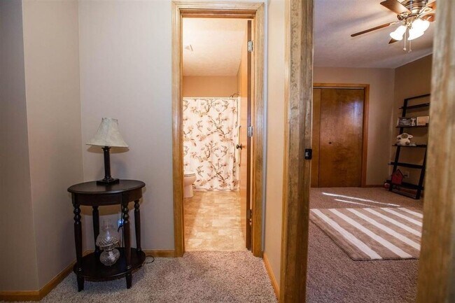 Building Photo - MINUTES FROM OGDEN GATE! LARGE BACKYARD!