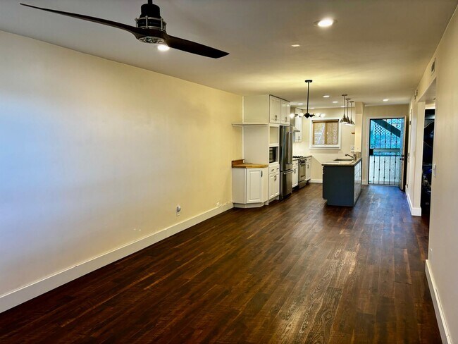 Building Photo - Beautiful 2 bed 2 bath Condo Located in North Park