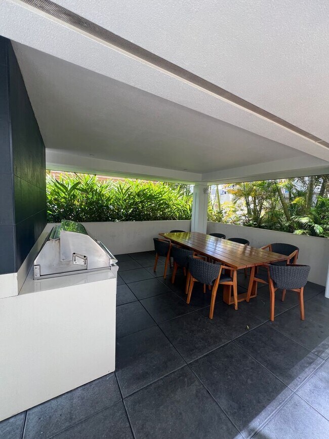 Building Photo - Furnished 2 bedroom, 2 bath 2 parking at The Collection!