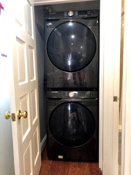 laundry in unit - 5143 Shore Dr