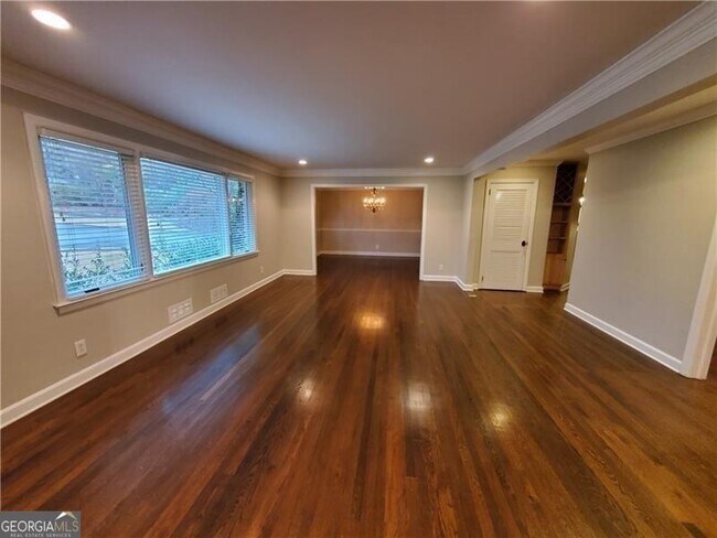 Building Photo - 4615 Mystic Dr NE