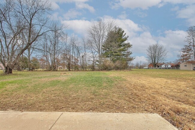 Building Photo - 120 Cheyenne Dr