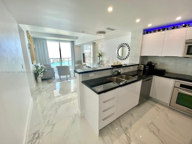 Building Photo - 253 NE 2nd St