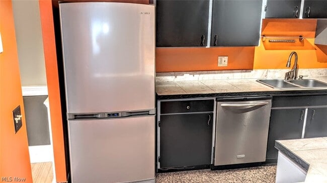 Building Photo - 25 Trenton Square