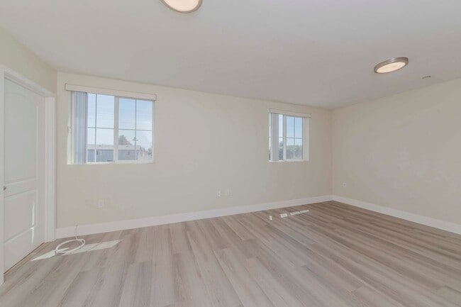 Building Photo - 8711 McKinley Pl