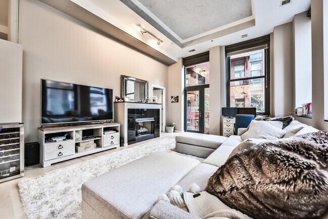 Building Photo - 71 Lower Wacker Dr