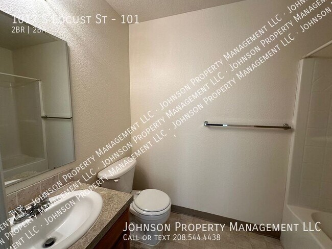 Building Photo - 1017 S Locust St