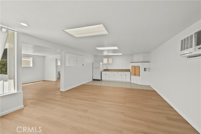Building Photo - 523 Meadows Dr