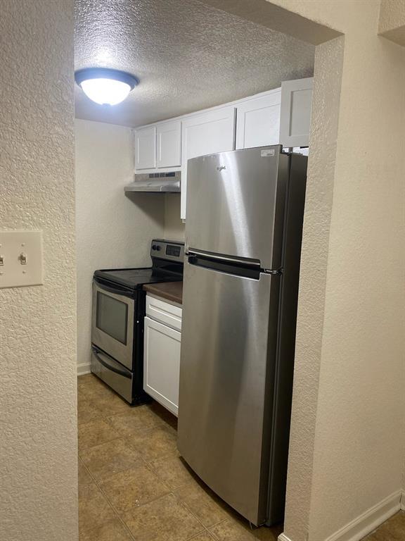 Building Photo - 8100 Creekbend Dr