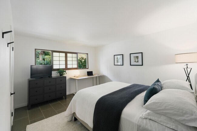 Building Photo - 2700 Cahuenga Blvd