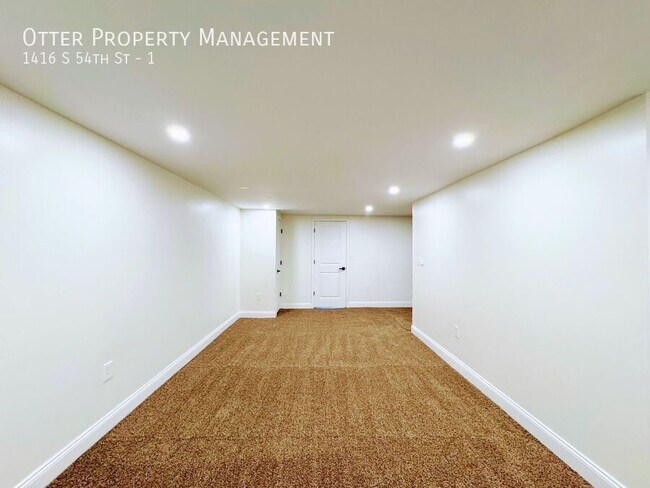 Building Photo - 1416 S 54th St