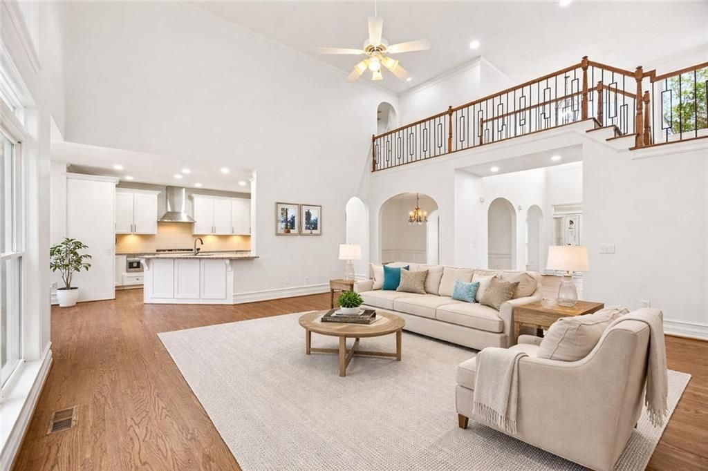 Building Photo - 1158 Queensgate Dr SE