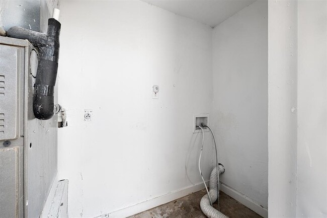 Building Photo - 2217 Mission Hill Dr