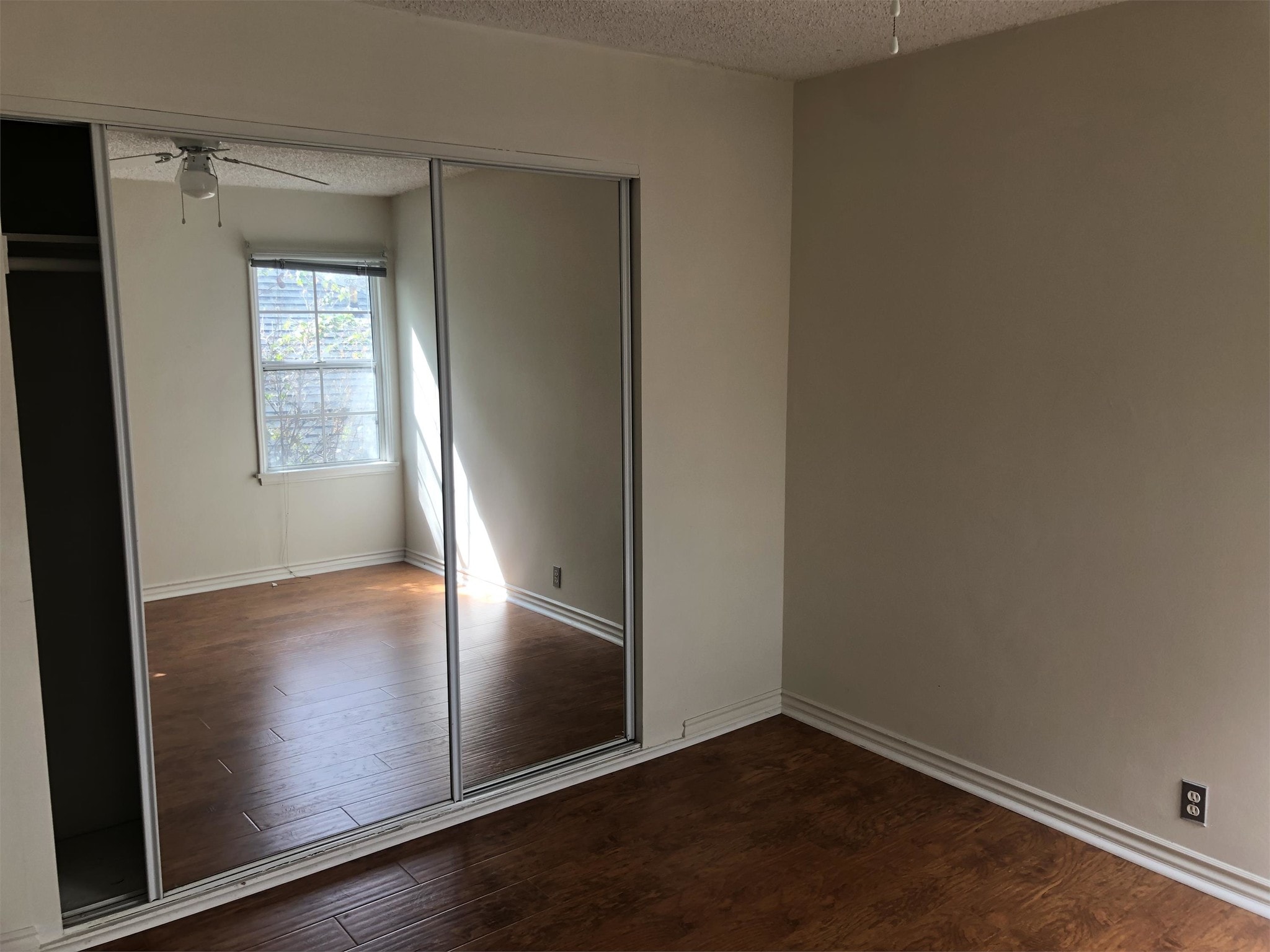 Building Photo - 410 S Sierra Madre Blvd