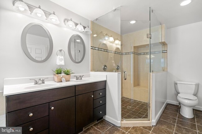 Building Photo - 1726 Baldwin Dr