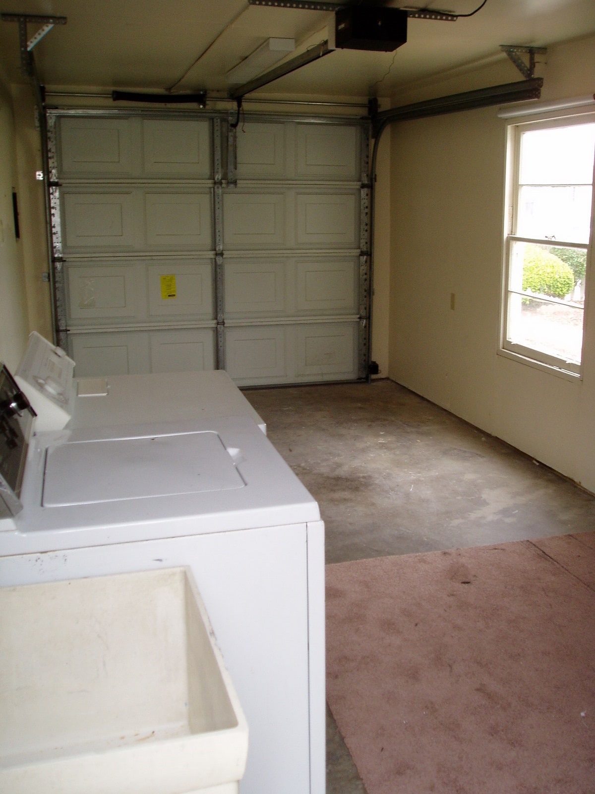 Building Photo - 645 Hamilton Ave