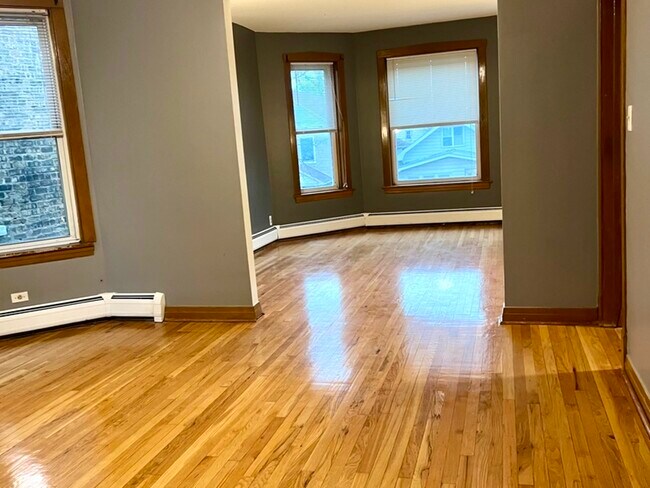 Building Photo - 5110 W Hutchinson St