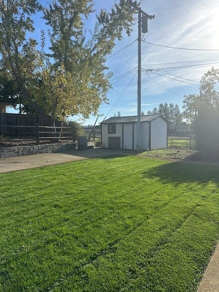 Building Photo - 2061 Monticello Rd