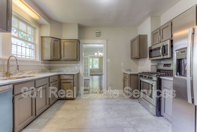 Building Photo - 498 Lundee St