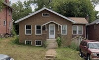 Building Photo - 3738 Sylvan Pl