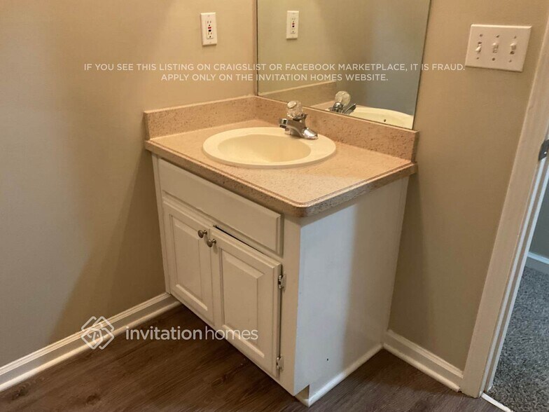 Building Photo - 650 Station View Run