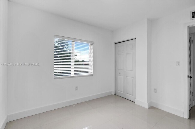 Building Photo - 21845 Goulds Ave