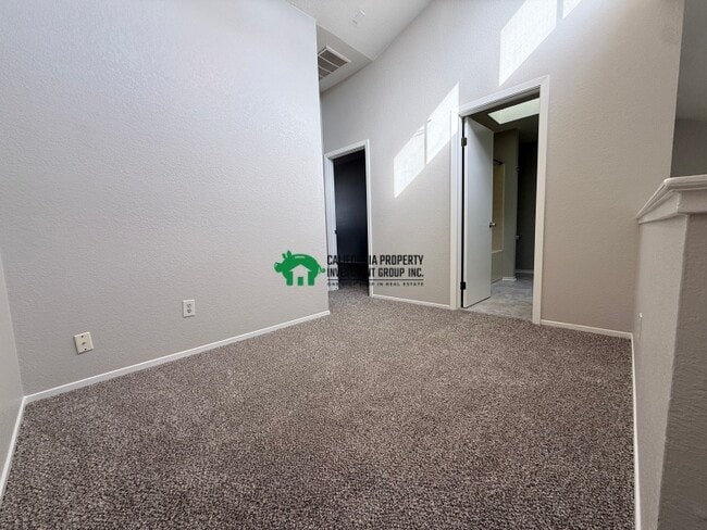 Building Photo - 1608 Hood Rd