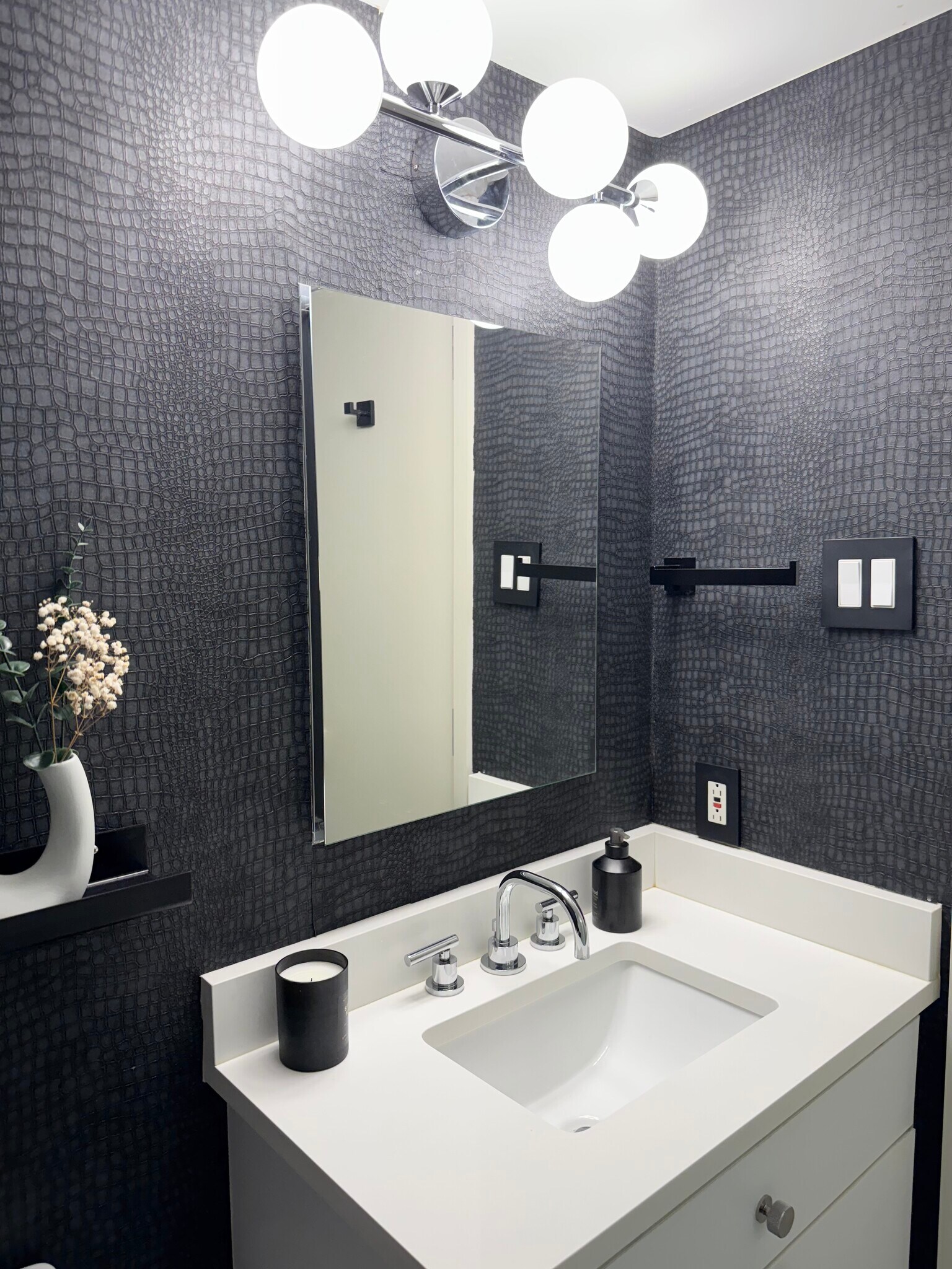Hall bathroom - 3711 Holland Ave