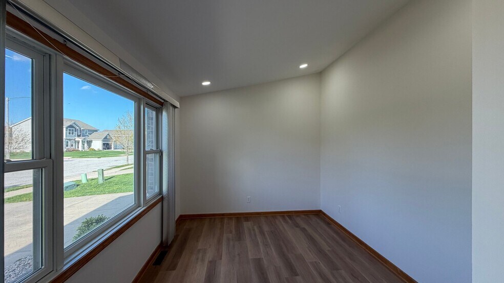 Building Photo - 6387 Amanda Dr