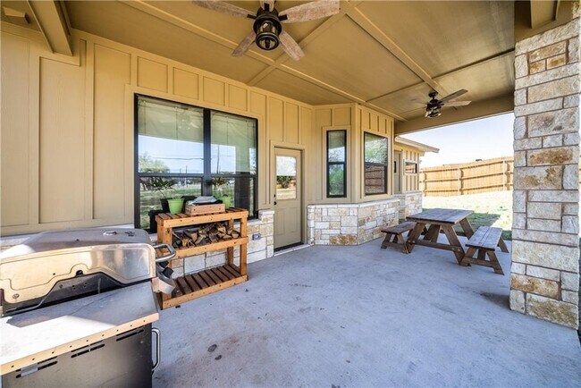 Building Photo - 315 Bluestem Cove