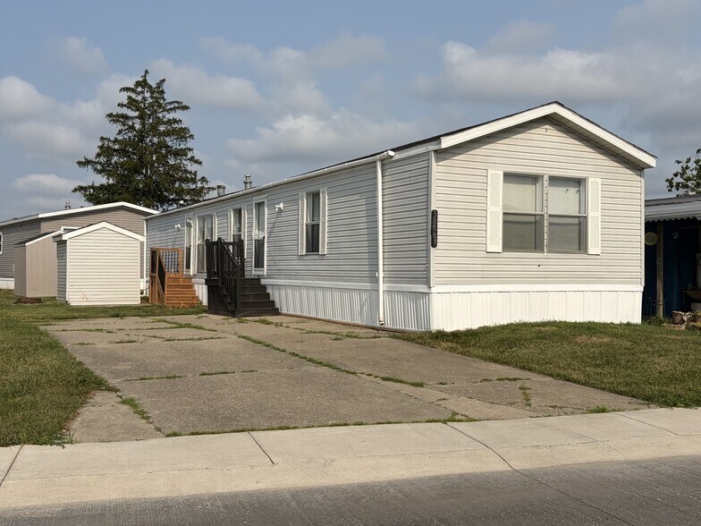 Building Photo - 38003 Chilver Ave