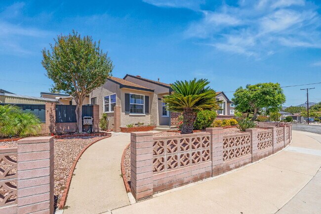 Building Photo - A San Diego Home with a Pool? Yes please!