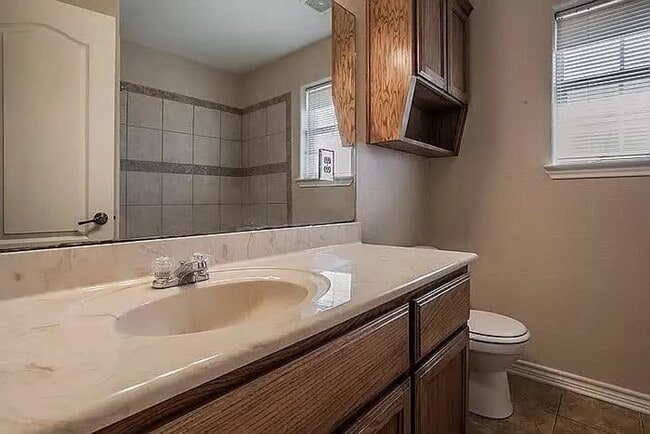 Building Photo - AVAILABLE SOON!