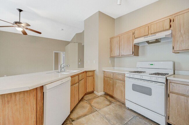 Building Photo - Rare Single Story Home with hard flooring!