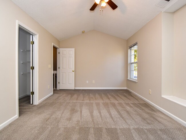 Building Photo - 33 Scott Hollow Dr