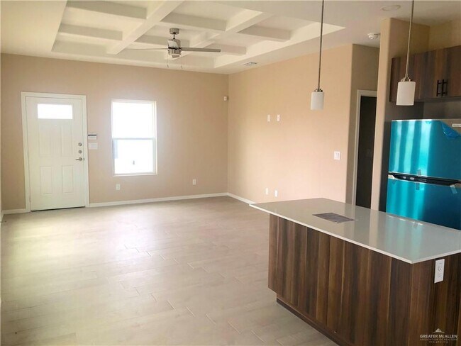 Building Photo - 11 W Driftwood St