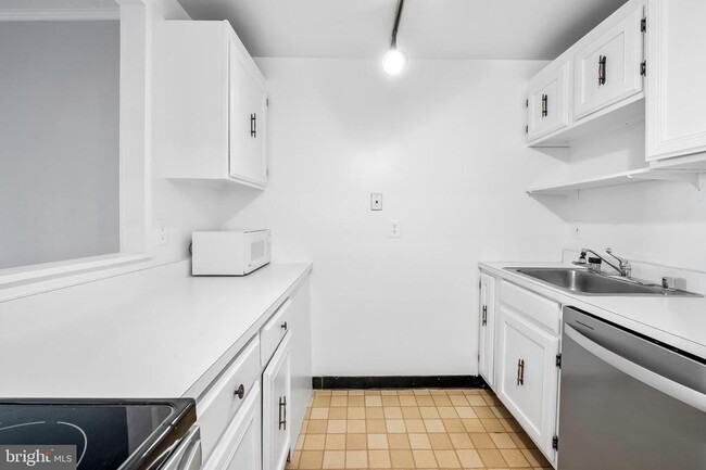 Building Photo - 28 Allegheny Ave