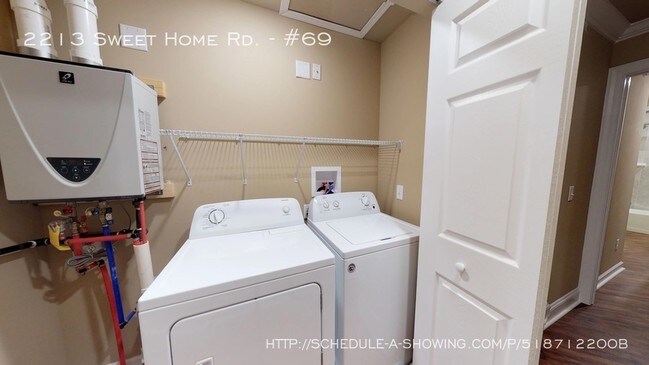 Building Photo - 2213 Sweet Home Rd